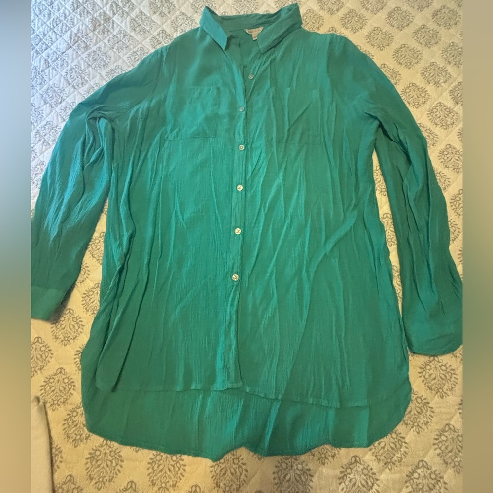 Women’s Green button up blouse